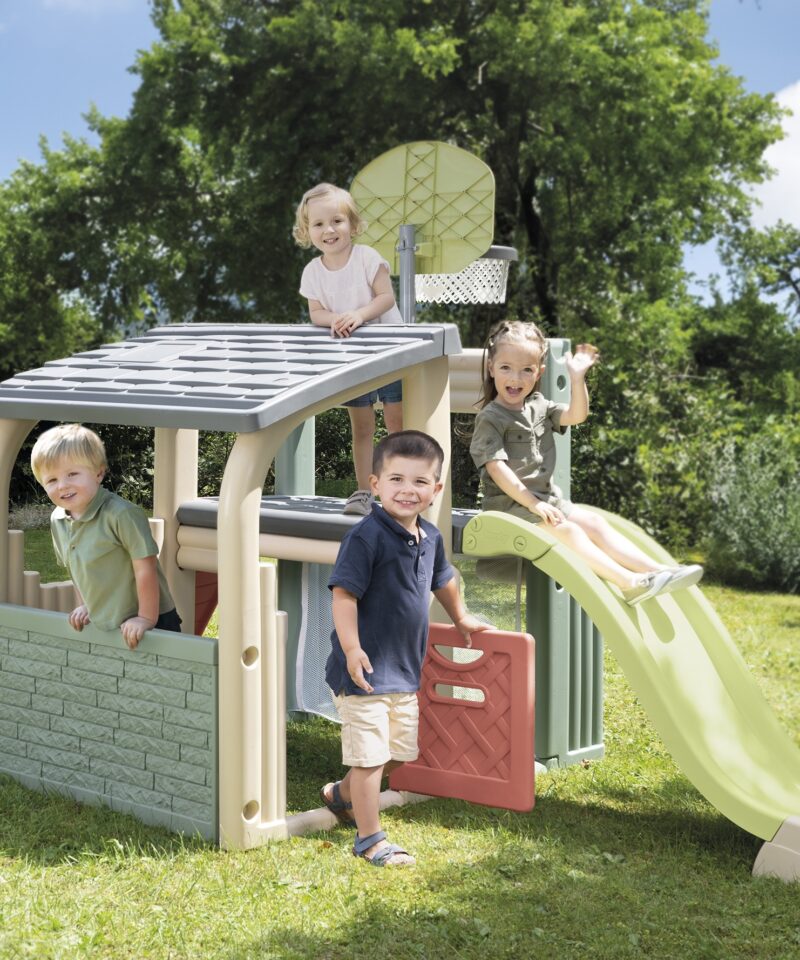 Mängukompleks korvpalli ja jalgpalliga