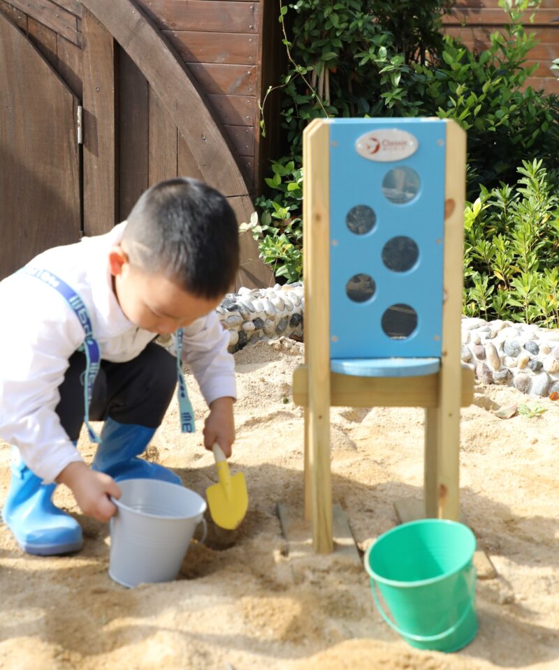 Loovust arendav liivakast lastele