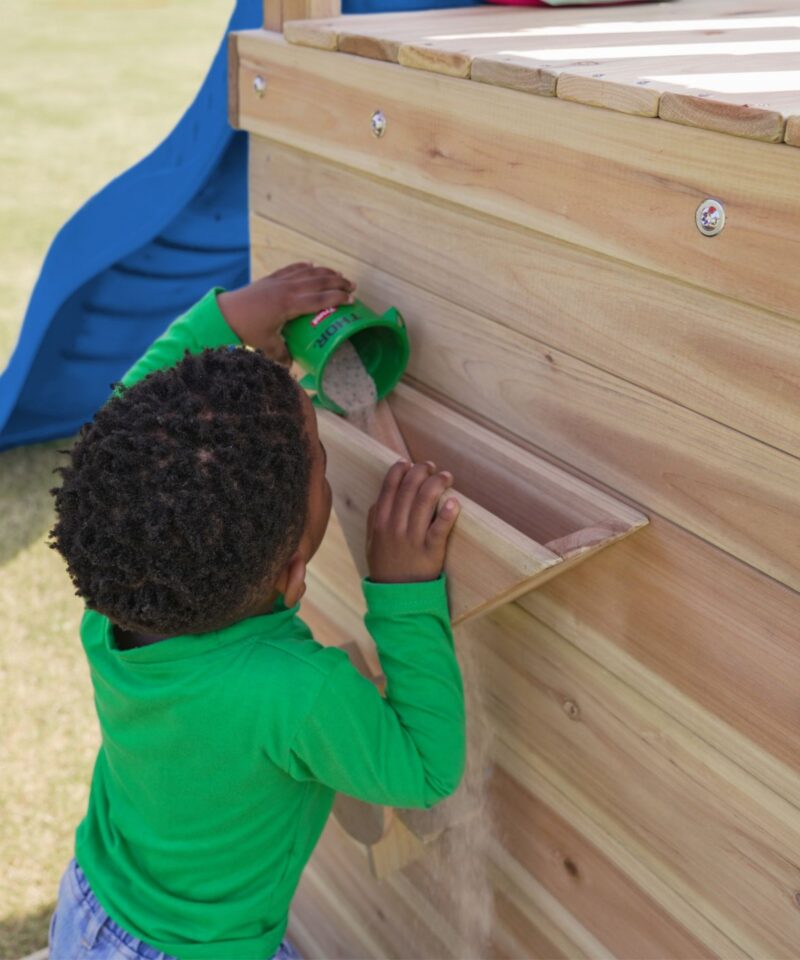 Lastele sobiv seiklusmänguväljak