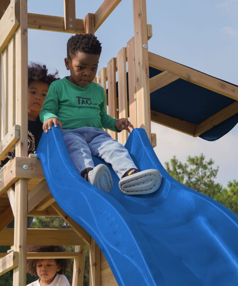 Lastele sobiv seiklusmänguväljak