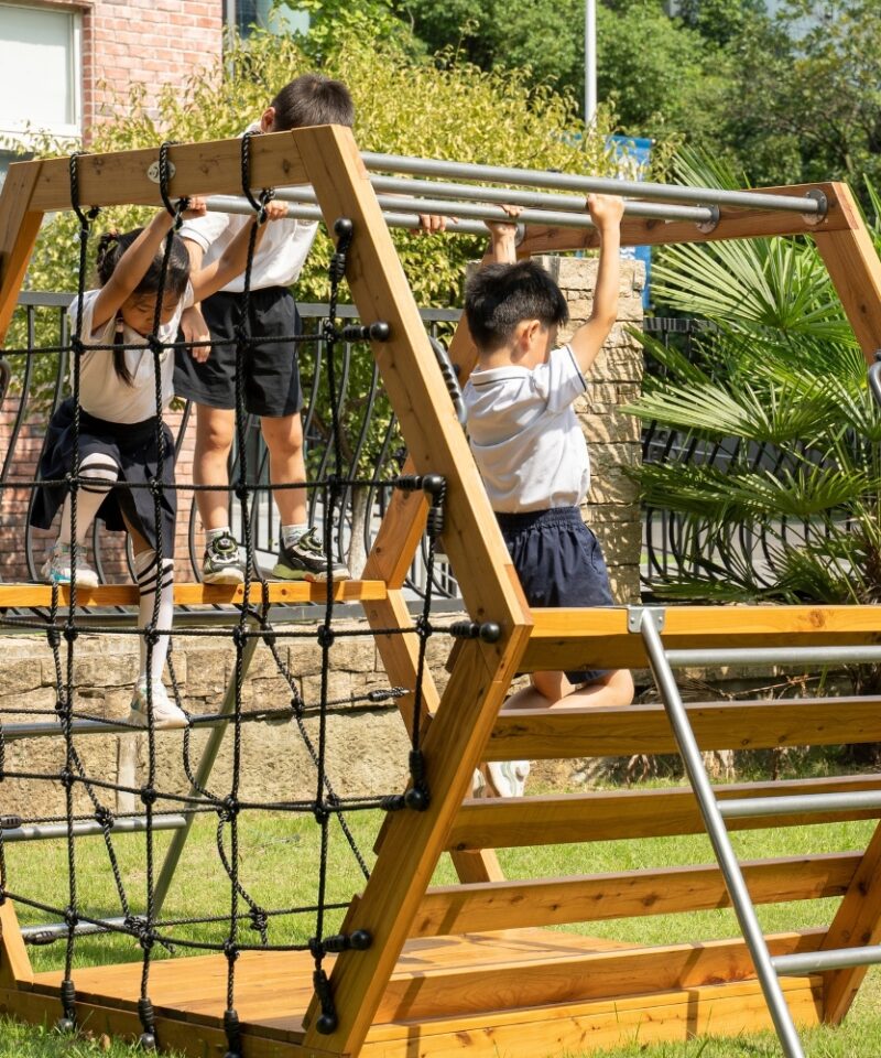 Mänguväljaku ronimisvõrk ja redel