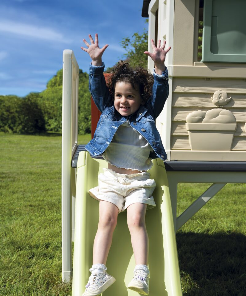 Tõstetud mängumaja konstruktsioon