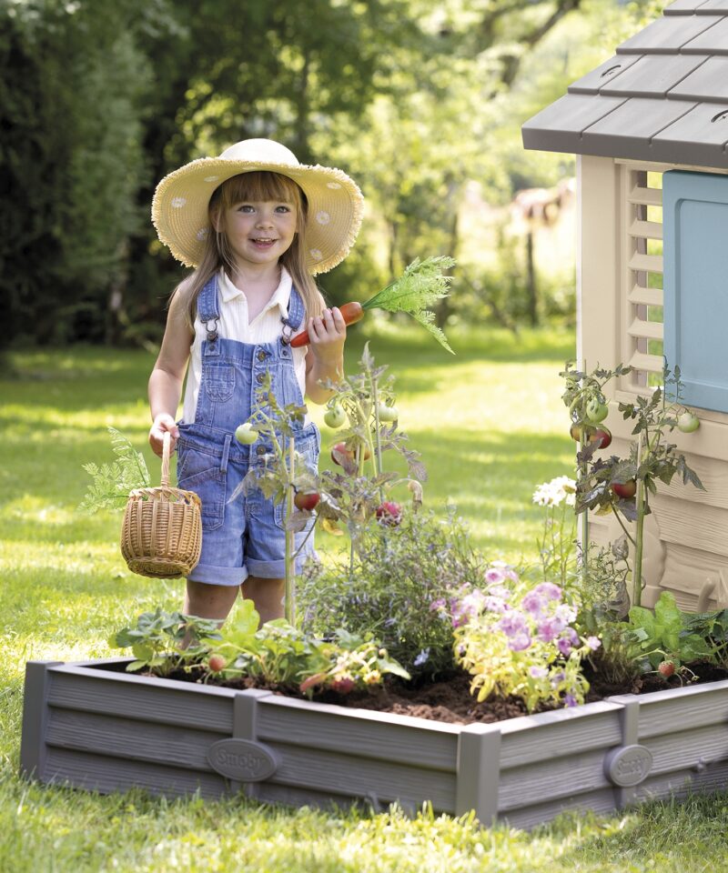 Laste mängumaja aias