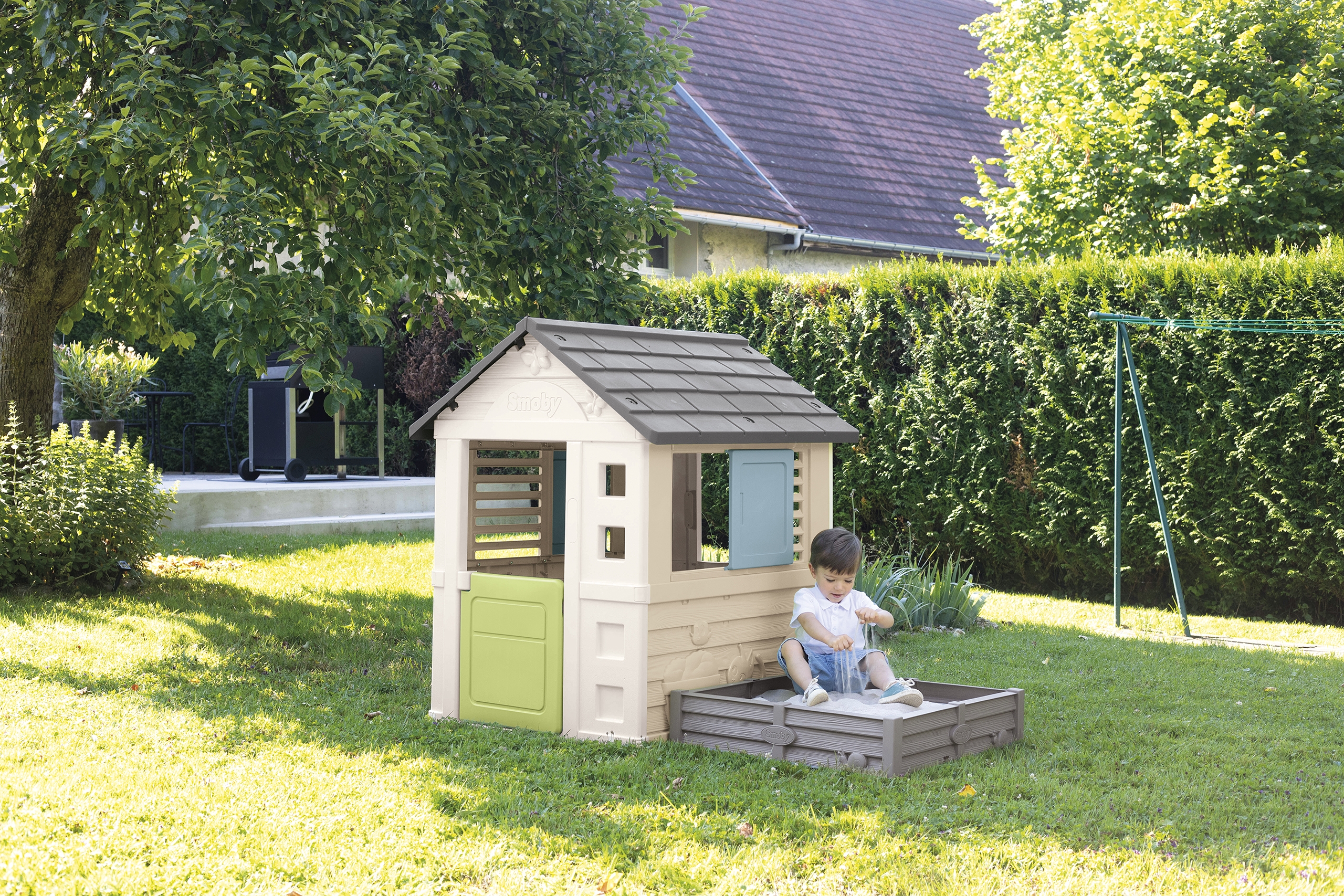 Liivakast ja aiapeenar ühes