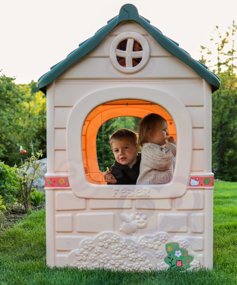 Fantaasiarikas mängumaja õues