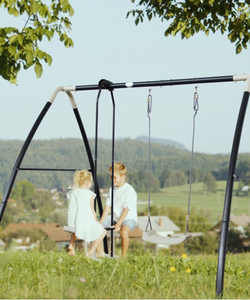 Metallraamiga kiik kahele lapsele