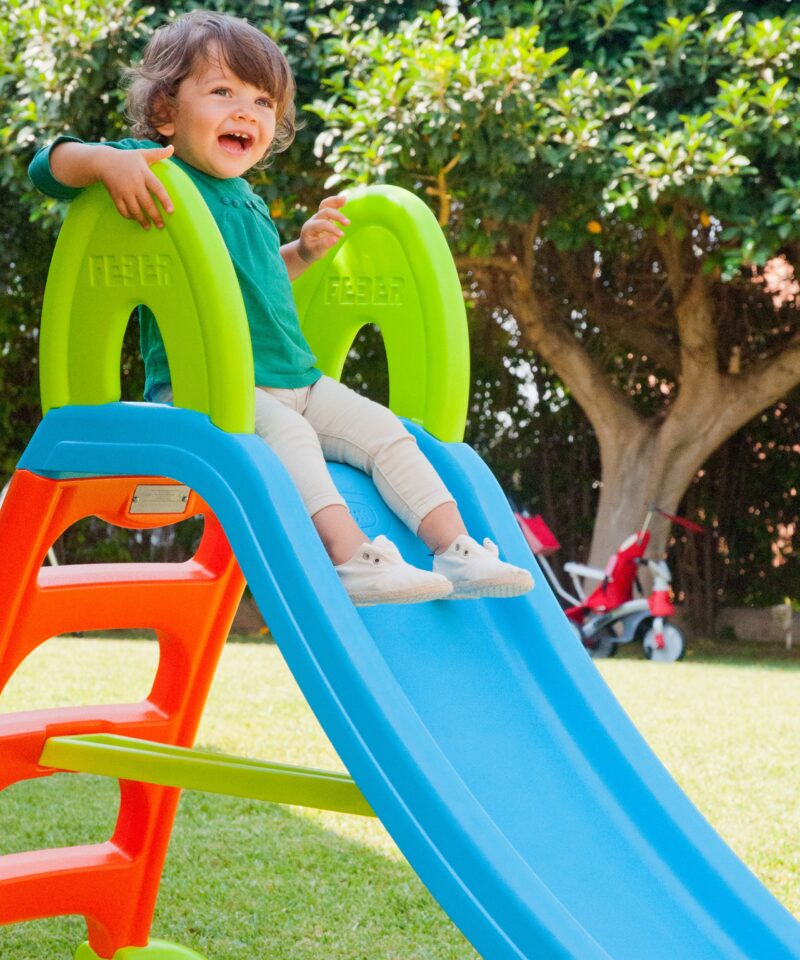 Turvaline liumägi mänguväljakule