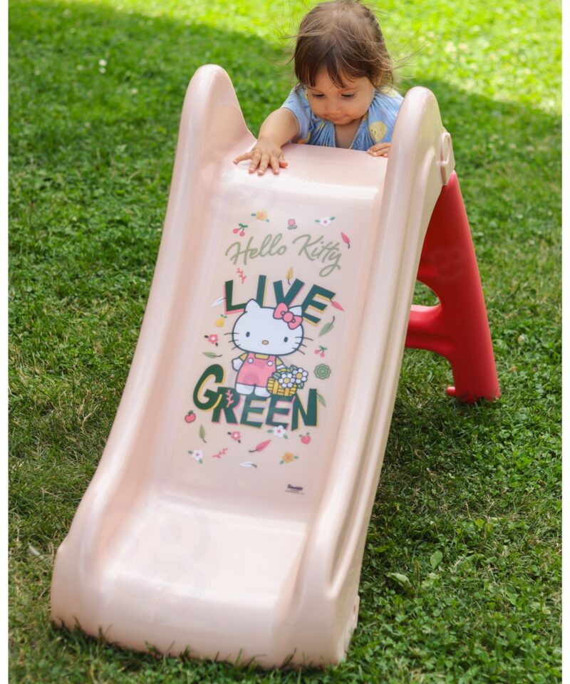 Kokkupandav veemängu liumägi