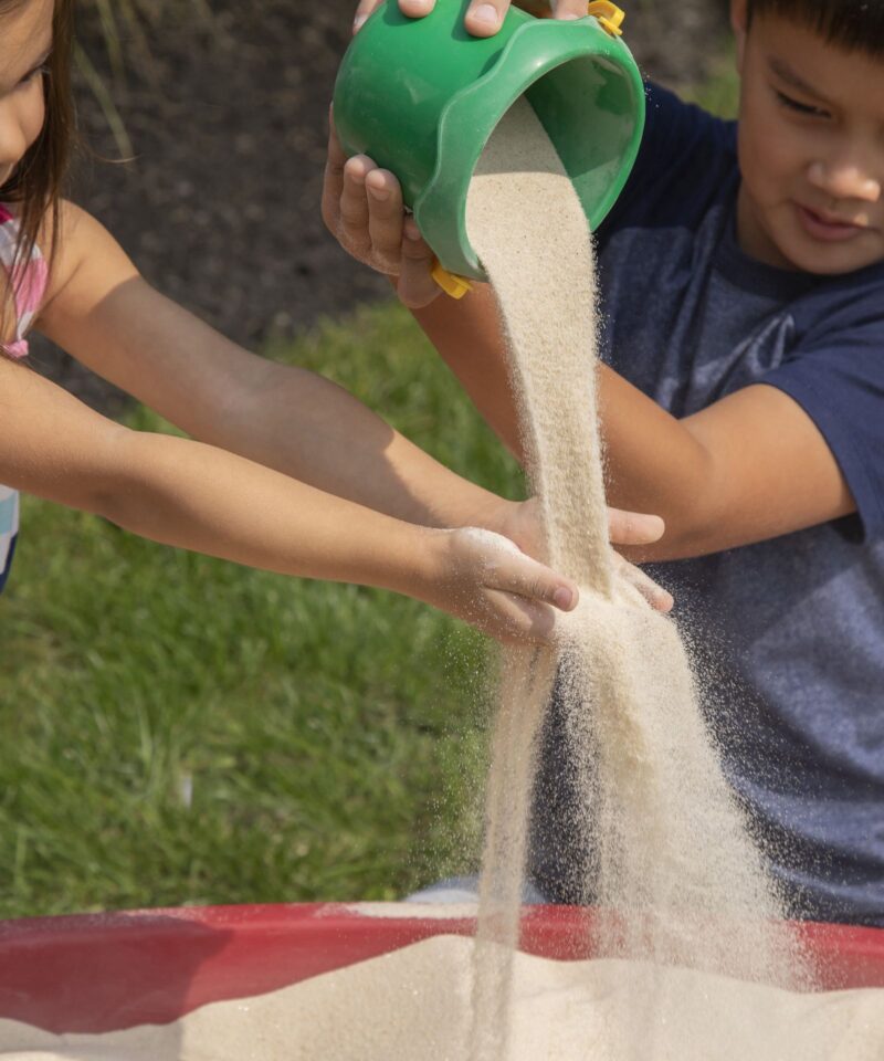 Liivakastiga laud, mis mahutab 35 kg liiva