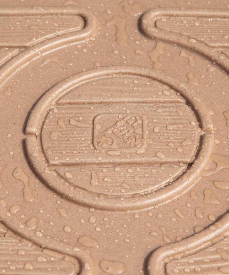 Liivakastiga laud, mis mahutab 35 kg liiva