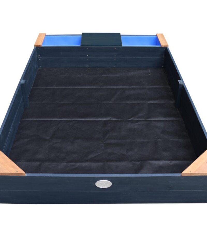 Liivakast koos praktilise kattega