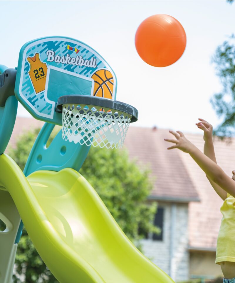 Lastele mõeldud korvpallikorv õuemängudeks