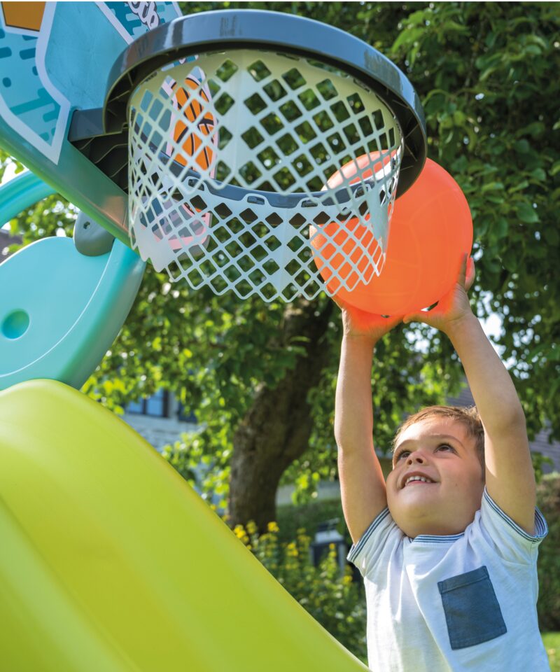 Lastele mõeldud korvpallikorv õuemängudeks