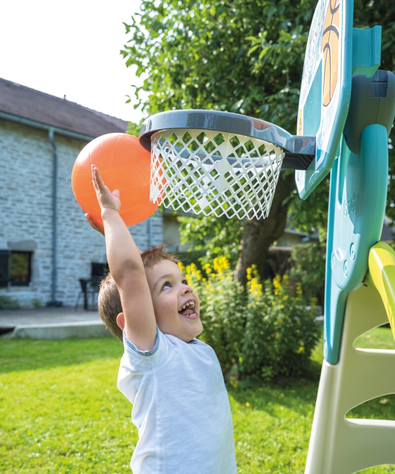Lastele mõeldud korvpallikorv õuemängudeks