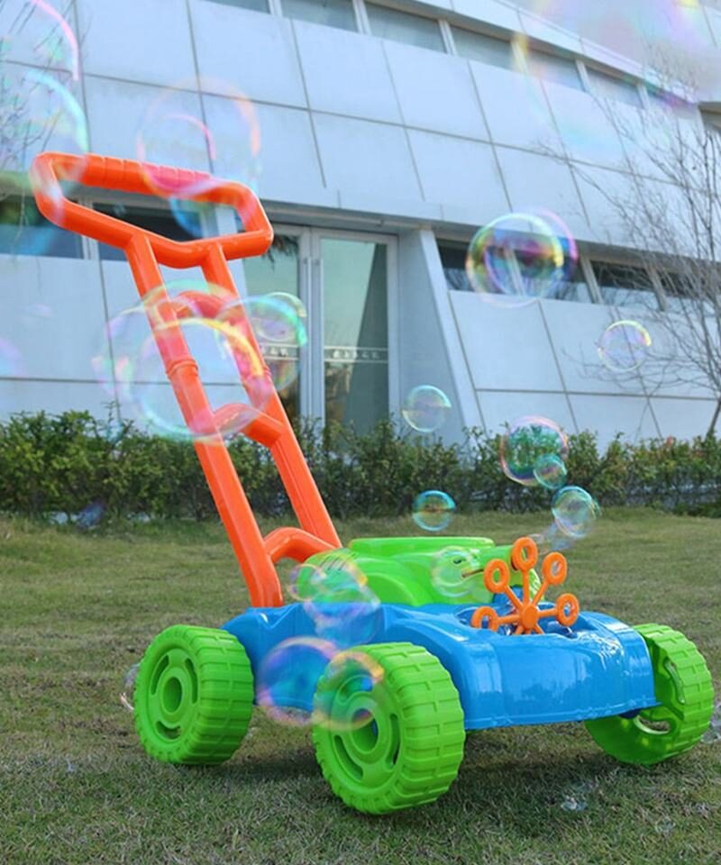 Realistlik heli ja mullid mängukosil