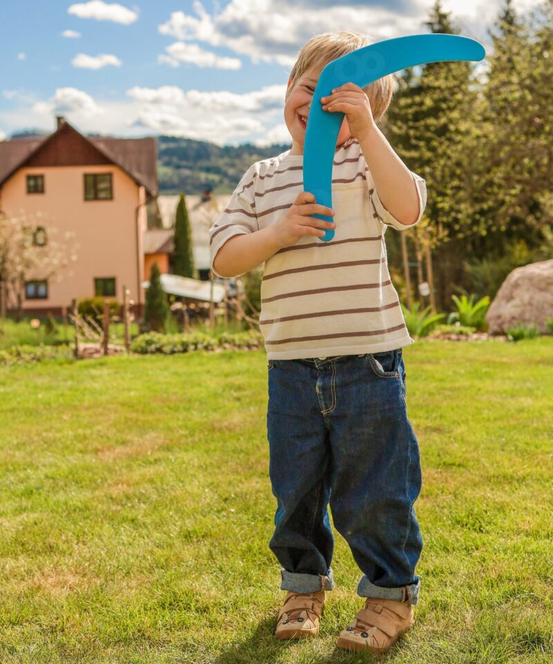 Bumerangi viskamine avaras ruumis