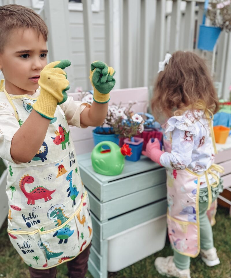 Värviline aiatööriistade komplekt lastele