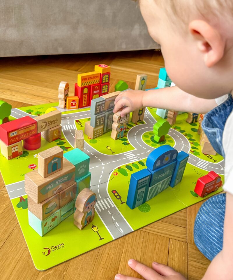 Linnateemalised mänguklotsid ja tarvikud