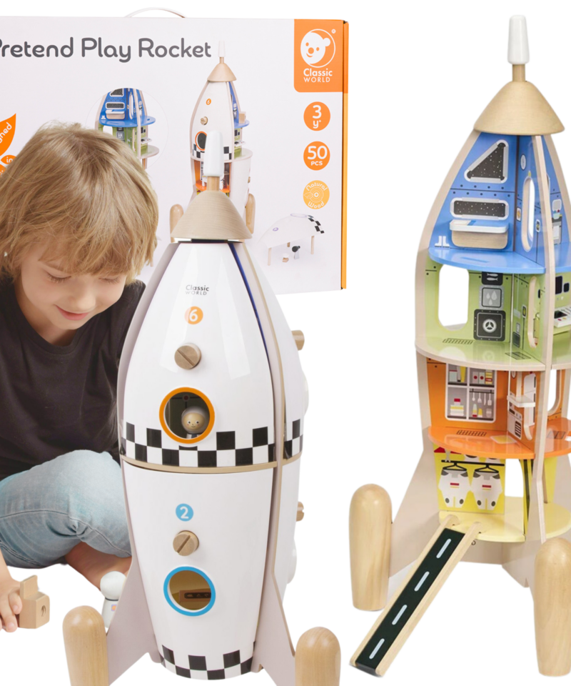 Puidust kosmoserakett mängumaja detailne vaade