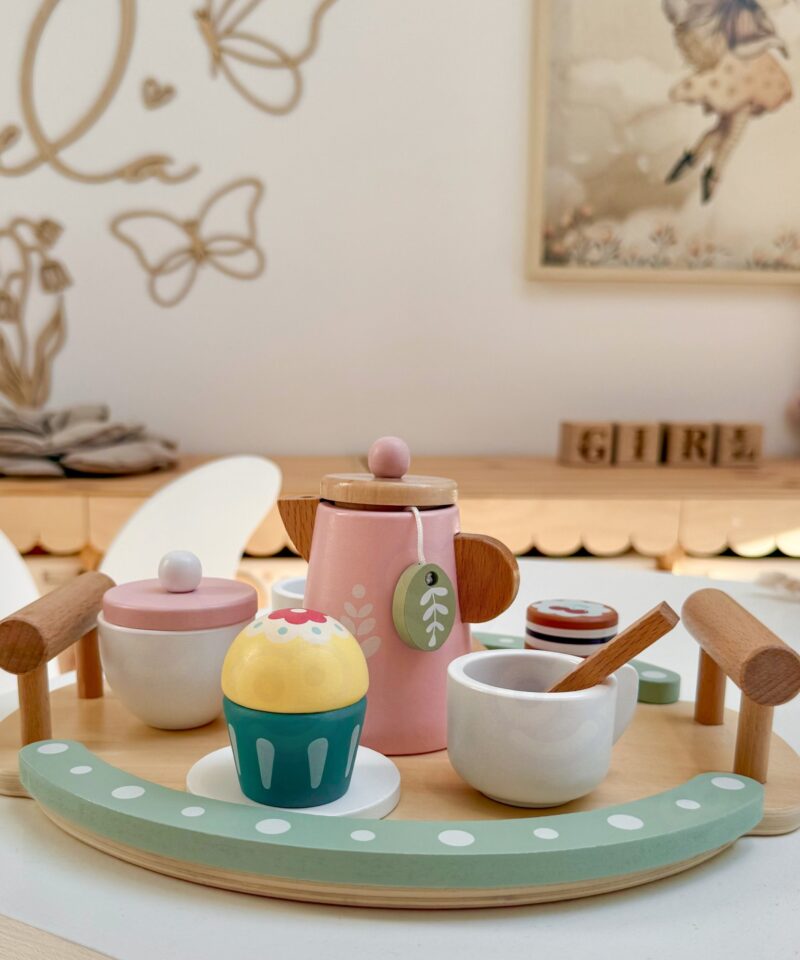 Looduslikust puidust mängukomplekt