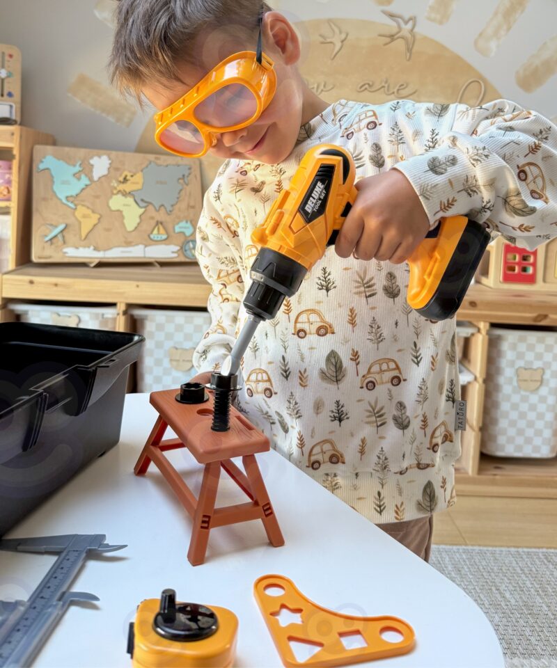 Väikese meistrimehe tööriistakomplekt