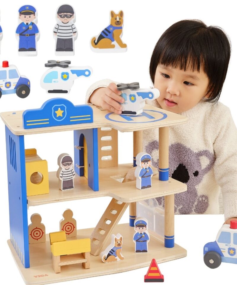 Kolmekorruseline politseijaoskond puidust