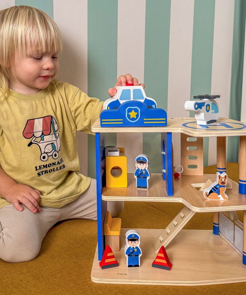 Politseiauto ja helikopter mängukomplektis