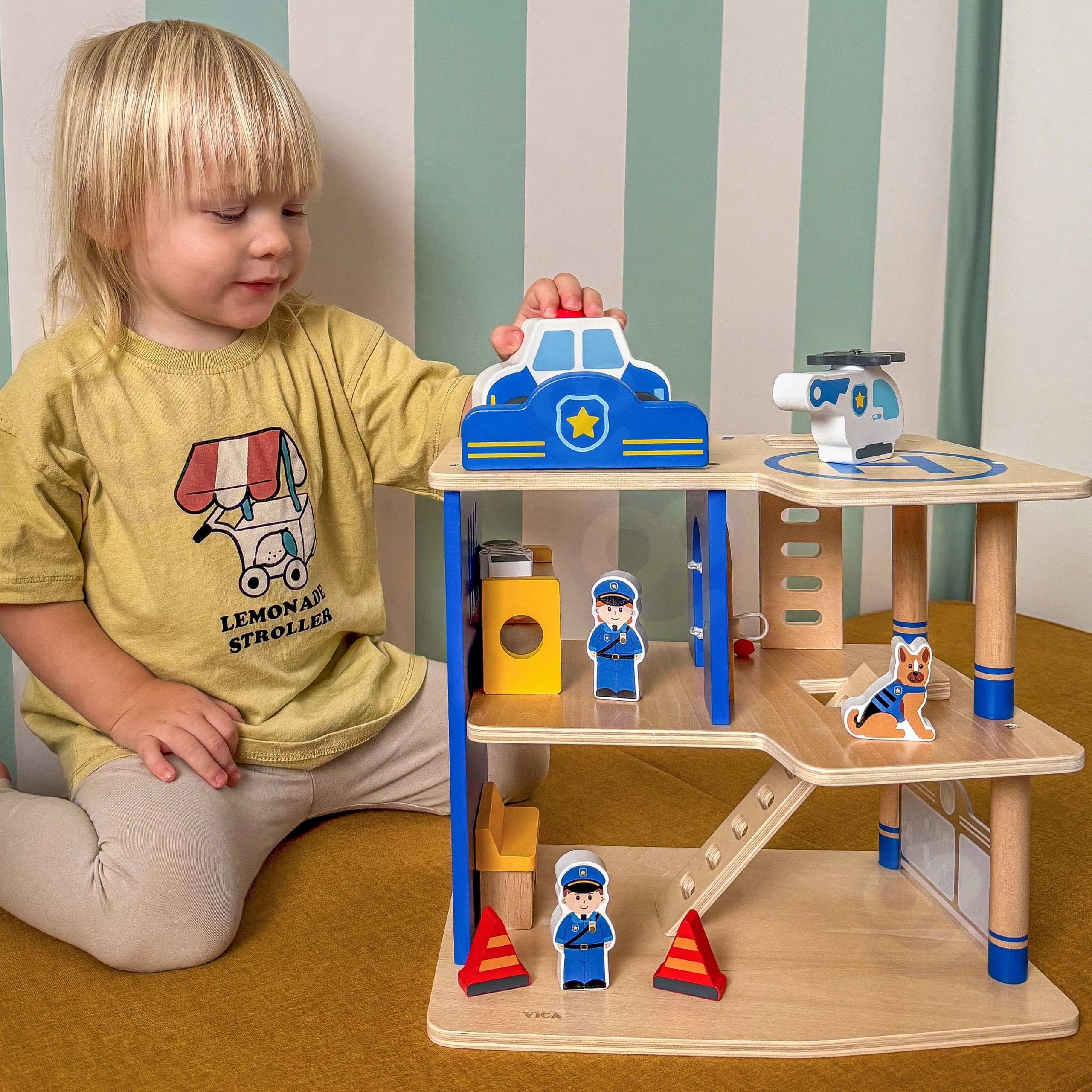 Politseiauto ja helikopter mängukomplektis