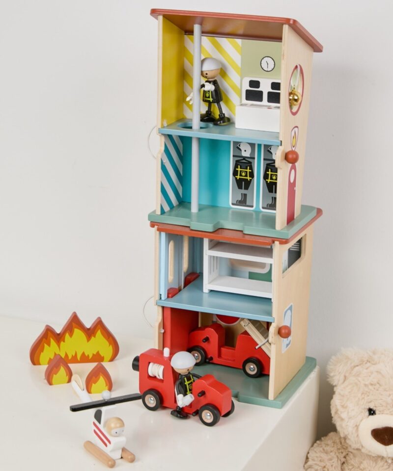 Kvaliteetne puidust mängukomplekt