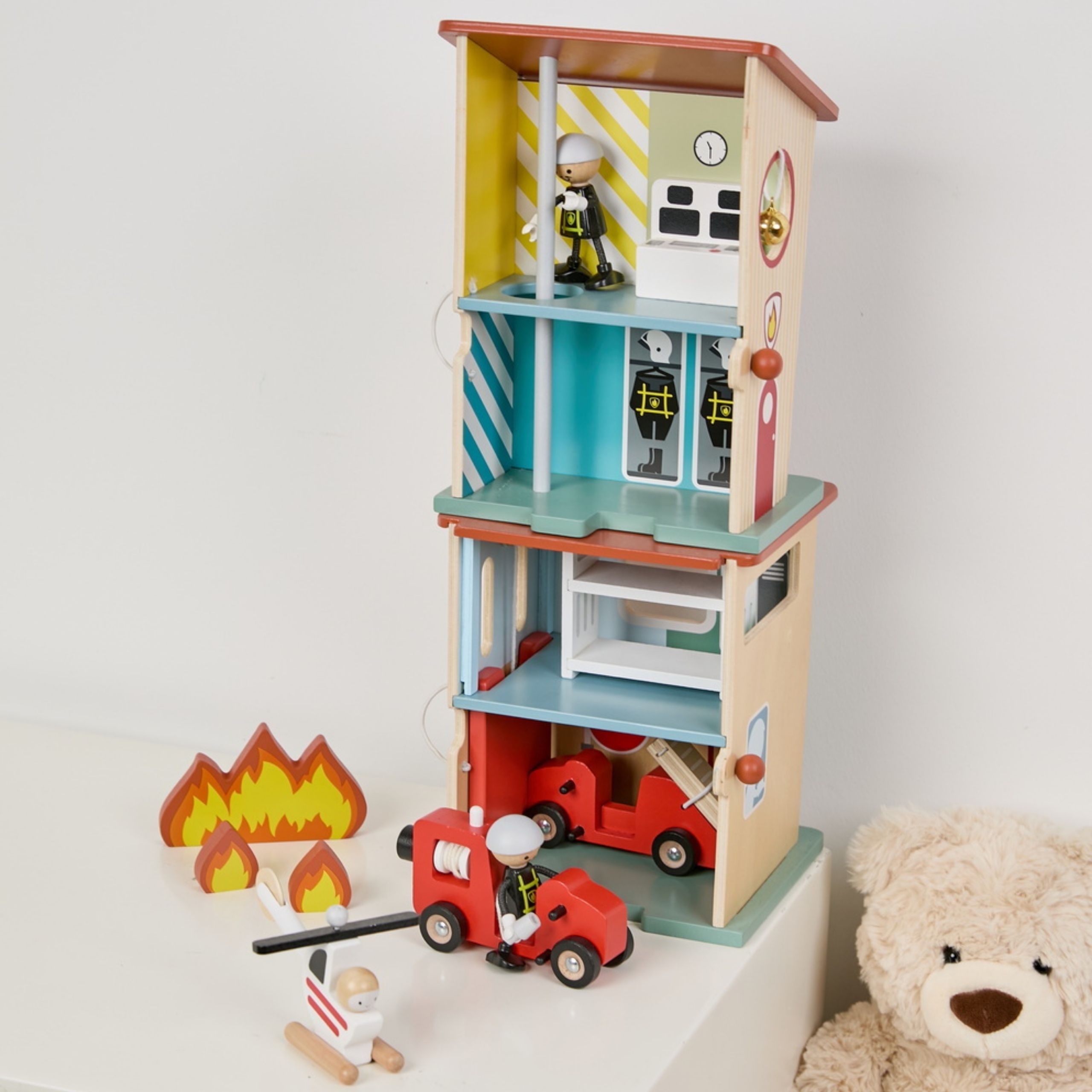 Kvaliteetne puidust mängukomplekt