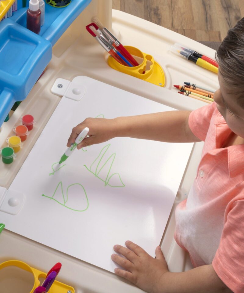 Laste kunstilaud arendab peenmotoorikat