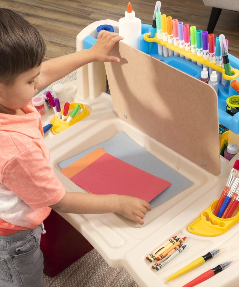 Laste kunstilaud arendab peenmotoorikat