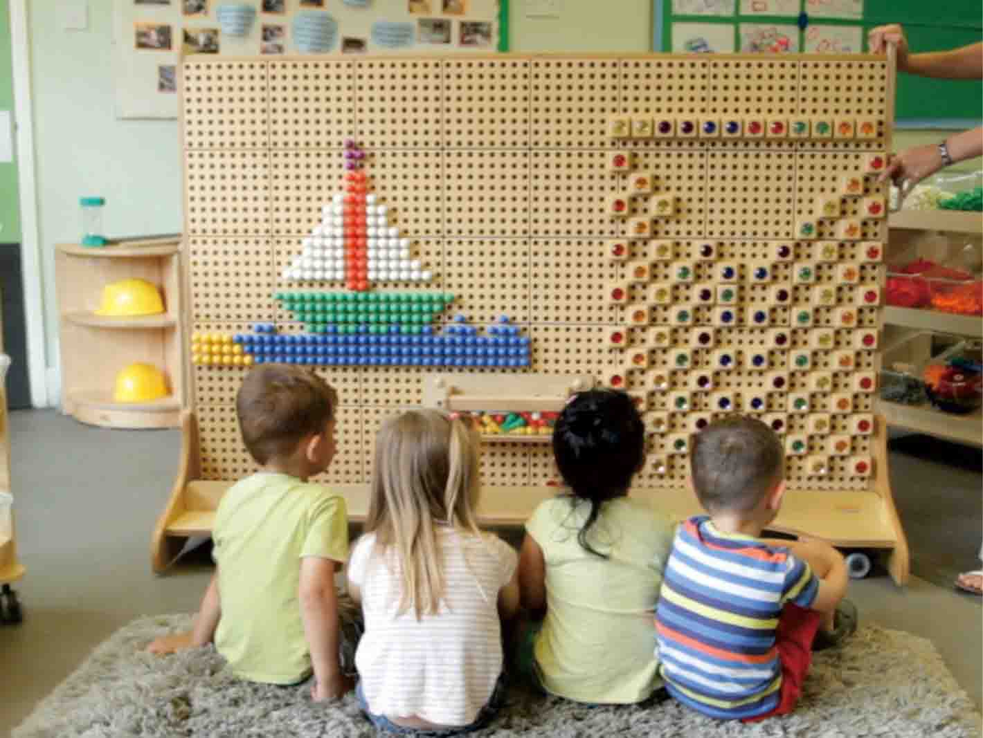 Teadustahvel koos liikuvate osadega