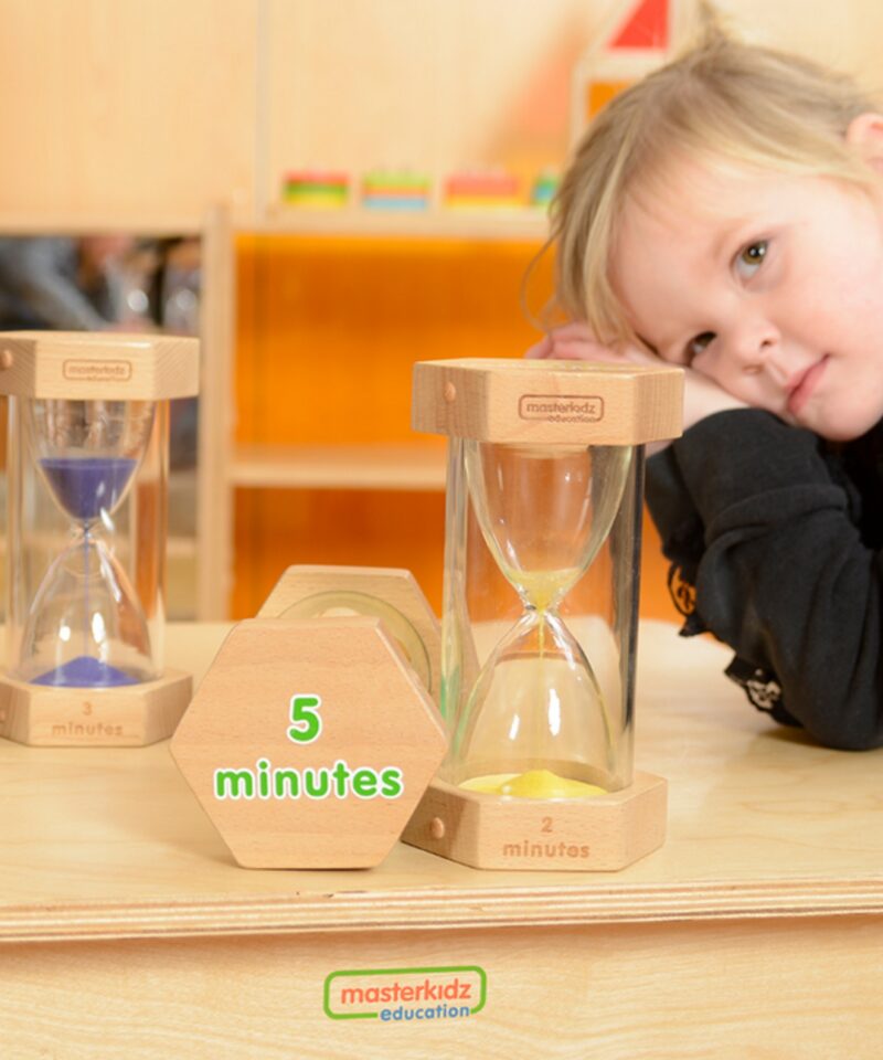 Erinevad värvilised liivakellad