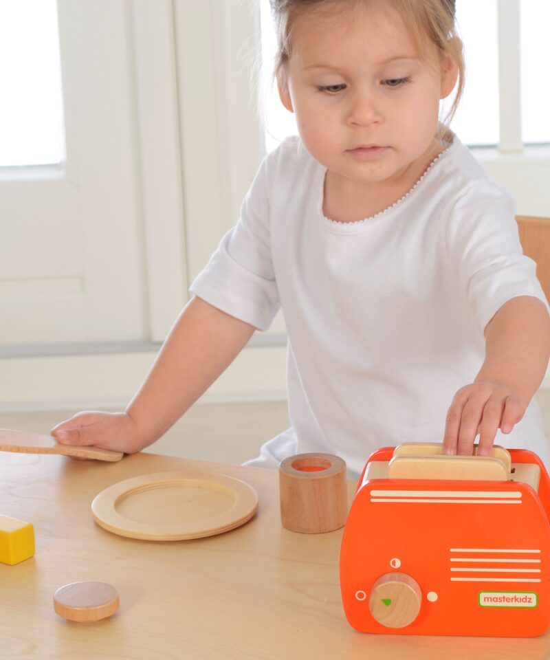 Laste toster puidust materjalist