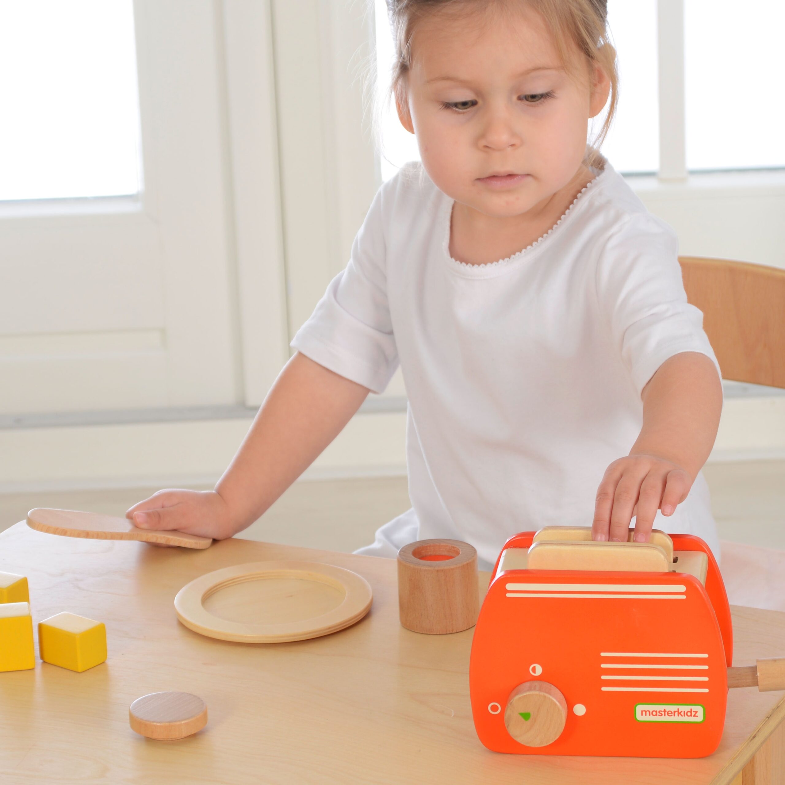 Laste toster puidust materjalist