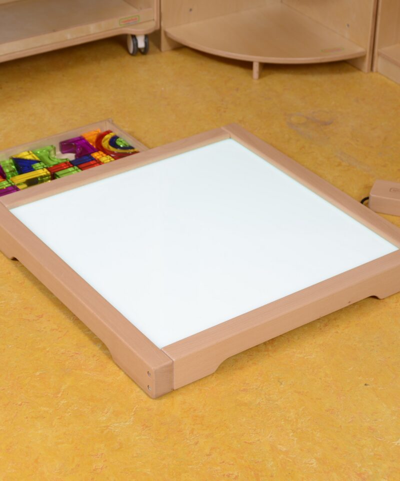 Värvimuutustega LED paneel