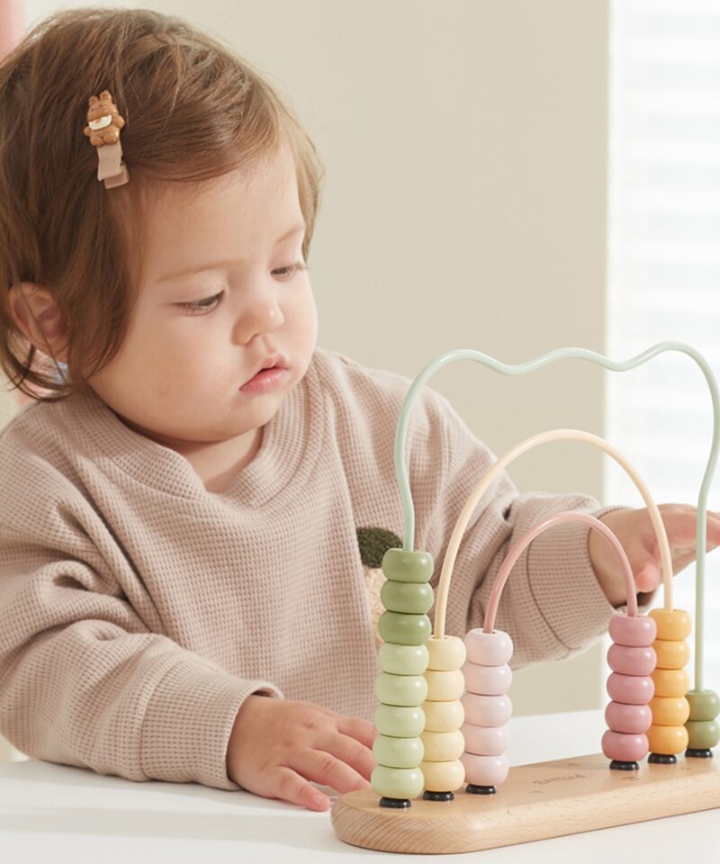 Puidust arvutamisalus karupea kujundusega