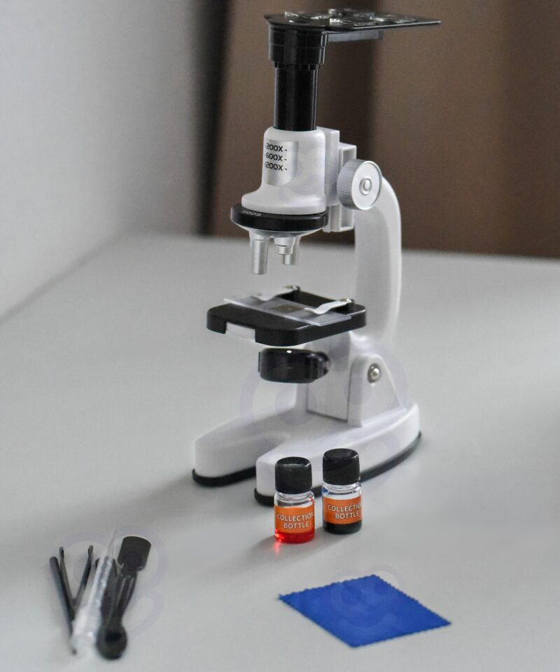 Mikroskoop koos telefonikinnitusega