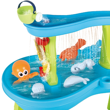 Veemängulaud koos mitmekesiste aksessuaaridega