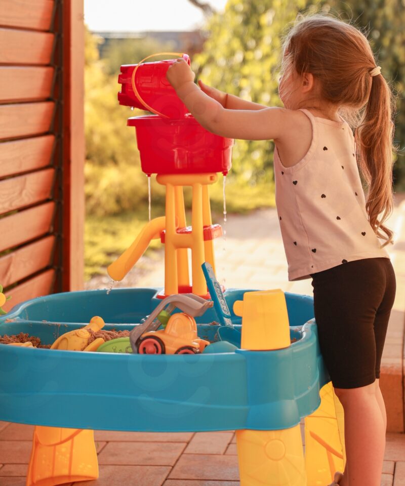 Veelaud ja liivakast sise- ja välistingimustes