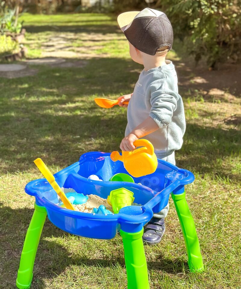 Laste mängulaud veega mängimiseks