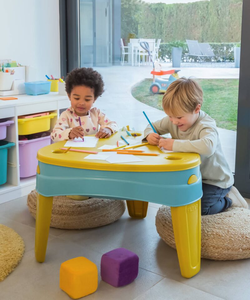 Ohutud ümarad servad laste mängulaual