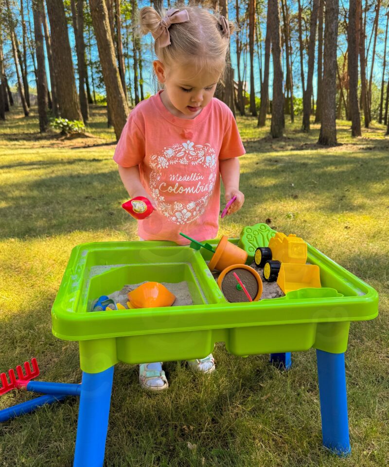 Loov mänguasi lastele