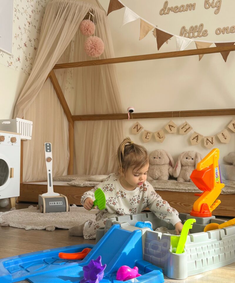 Liivakast mini kallurautoga