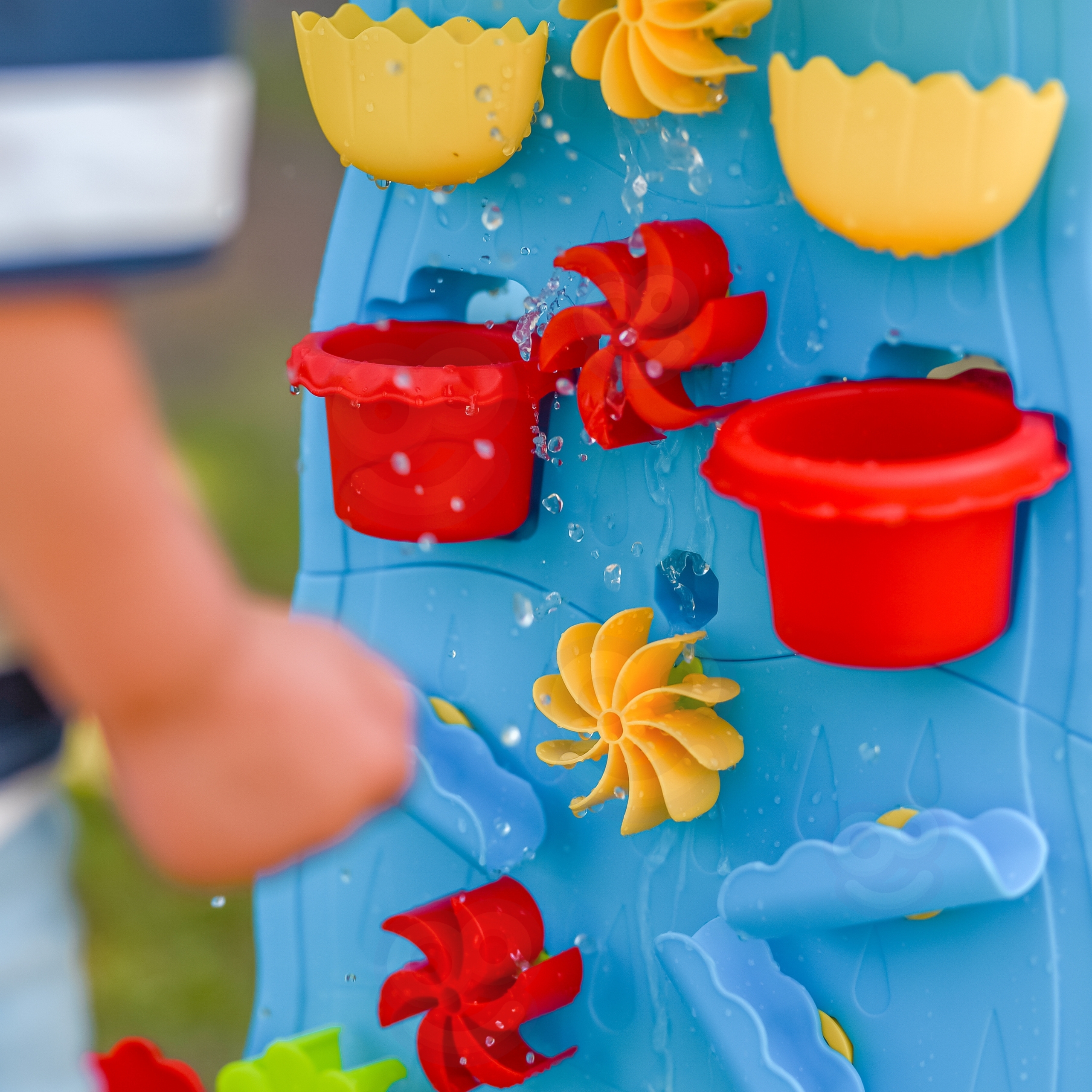 Veemängulaud lihtsa ja intuitiivse konstruktsiooniga