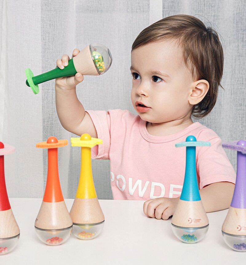 Rõõmsavärviline laste marakas