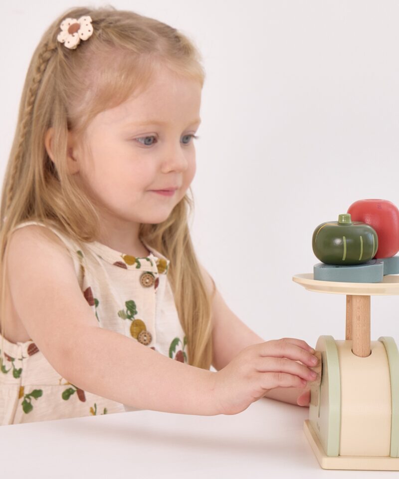 Tasakaalu õpetav puidust köögikaal