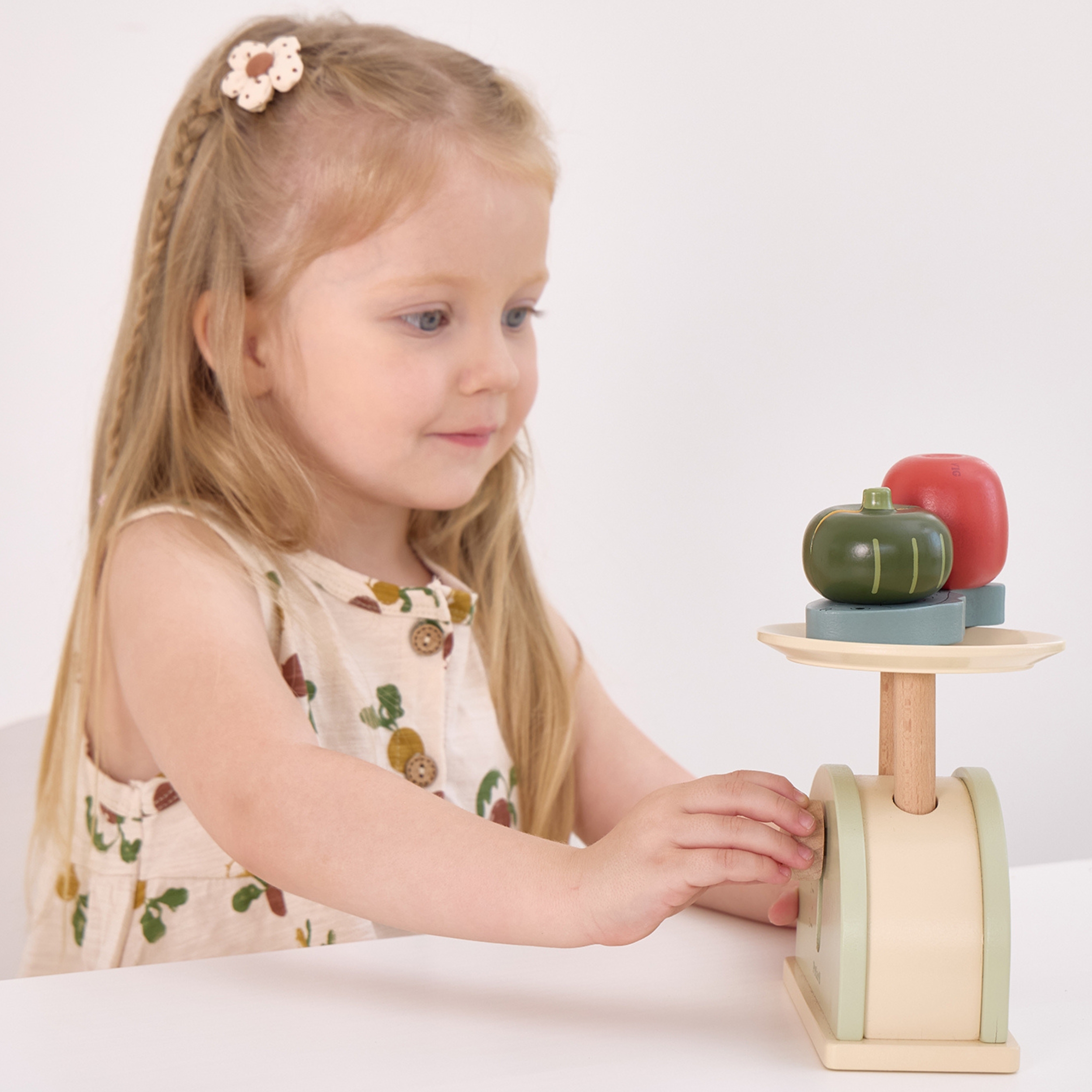 Tasakaalu õpetav puidust köögikaal