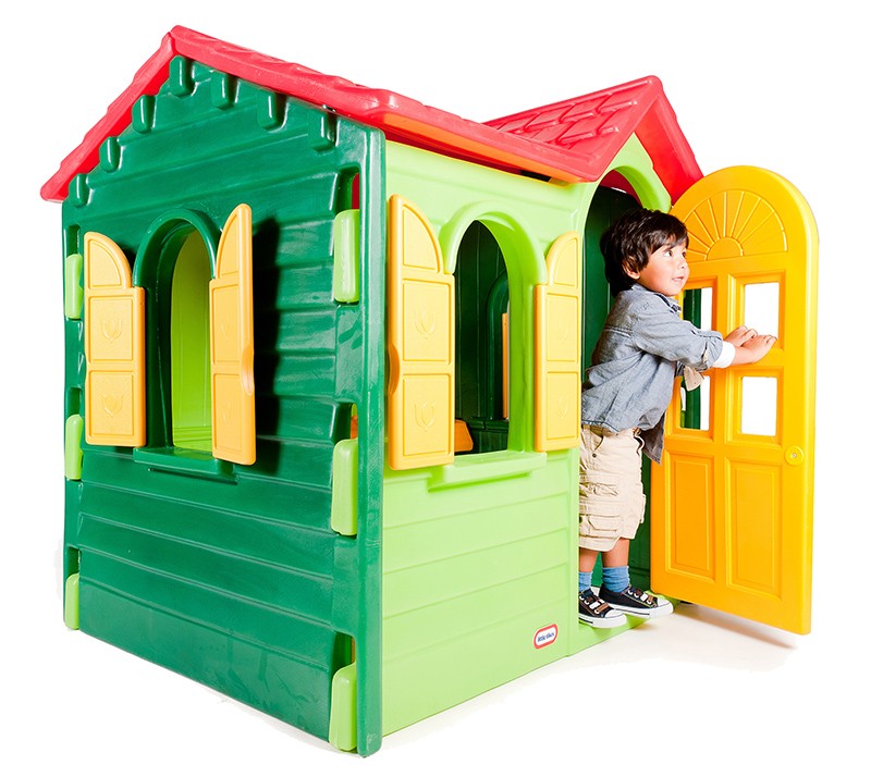 Roheline aiakuur lastele aias